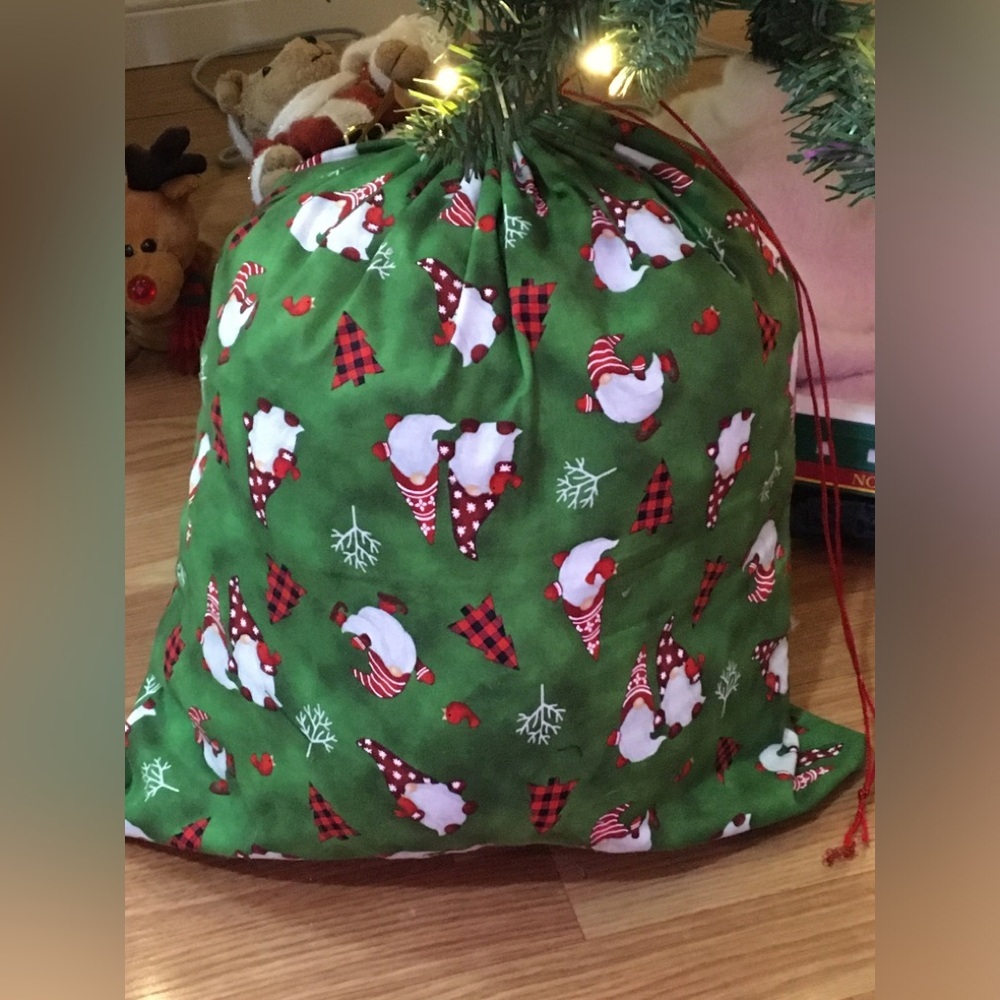 Green Gnome Reusable Gift Bag Large